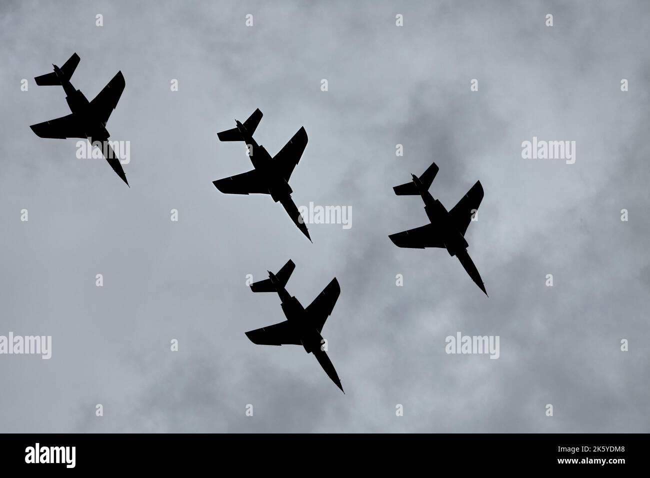 Kampfflugzeug Fliegt Vorbei Stockfoto