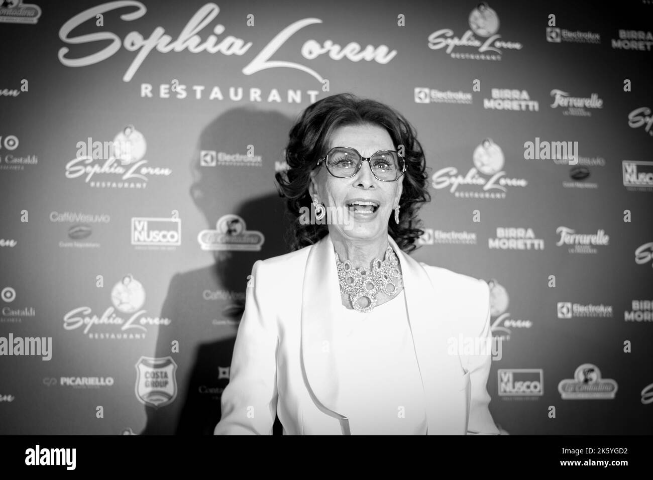 10. Oktober 2022, Mailand, Mailand, Italien: Sophia Loren 'weiht' das ihr gewidmete Restaurant in Mailand ein. (Bild: © Pamela Rovaris/Pacific Press via ZUMA Press Wire) Stockfoto