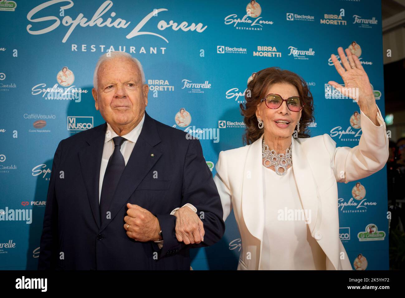 Sophia loren milano -Fotos und -Bildmaterial in hoher Auflösung – Alamy
