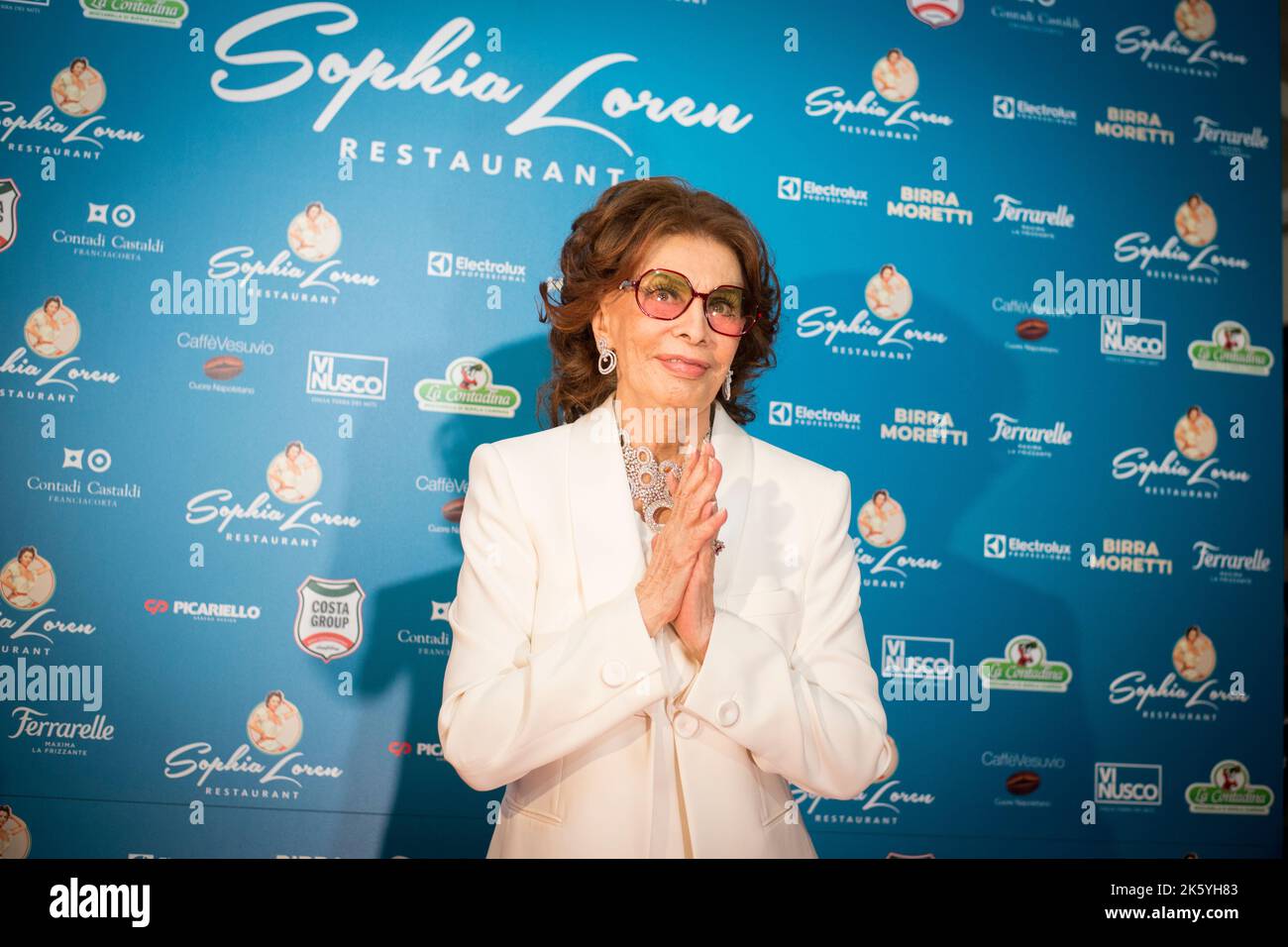 10. Oktober 2022, Mailand, Mailand, Italien: Sophia Loren 'weiht' das ihr gewidmete Restaurant in Mailand ein. (Bild: © Pamela Rovaris/Pacific Press via ZUMA Press Wire) Stockfoto