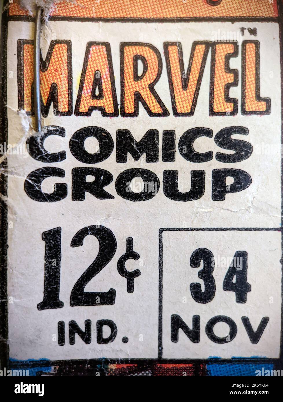 New York City, USA - Oktober 2022: Eine Nahaufnahme des alten Marvel-Comiclabels, das ursprünglich für 12 Cent verkauft wurde, ist in einem alten comi zu sehen Stockfoto