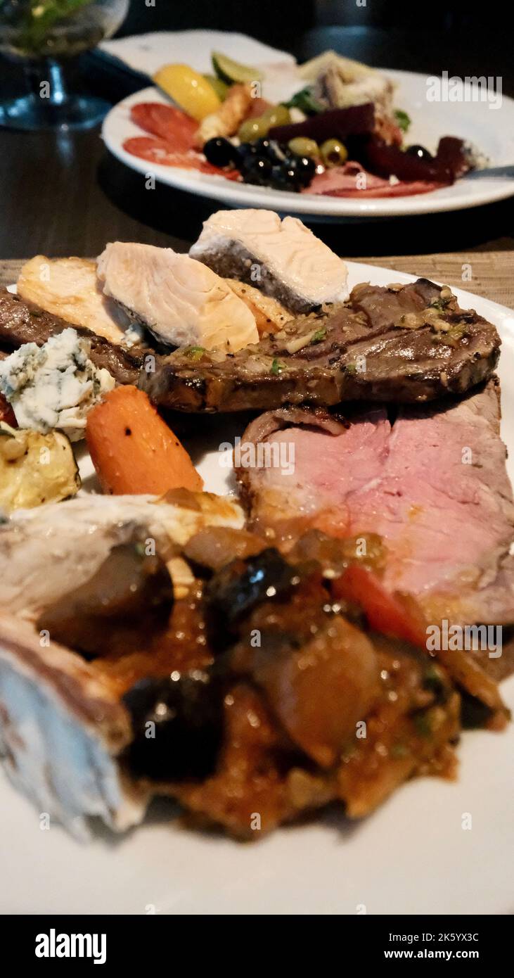 Fleisch- und Gemüsebuffet Stockfoto