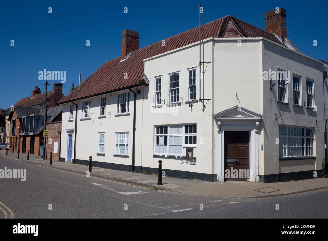 Eine ehemalige Bank an der Ecke des Market Place in Hadleigh Suffolk England Stockfoto