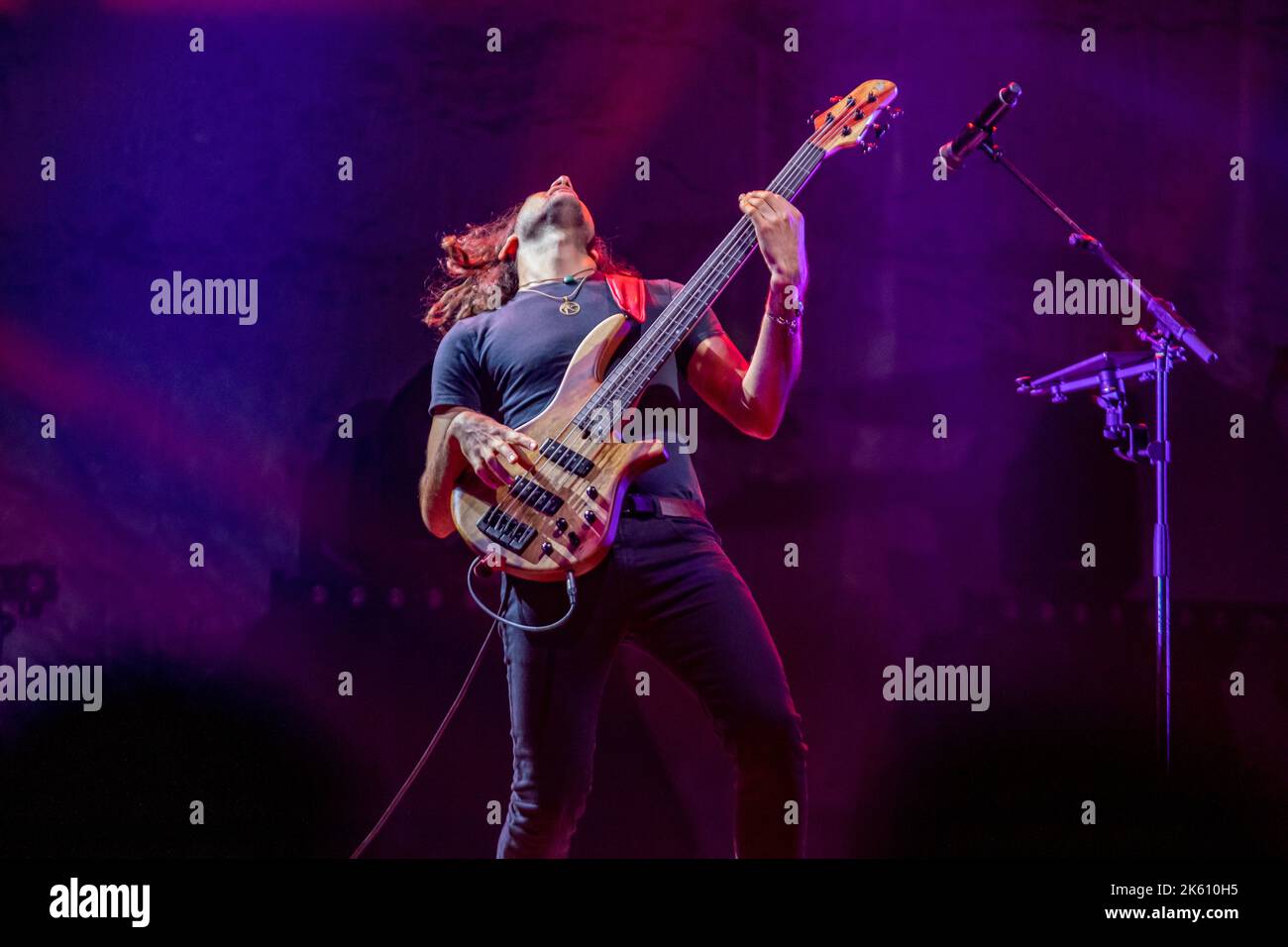 Oktober 10. 2022. Zagreb, Lisinski Concert Hall - der Auftritt der italienischen Coverband Pink Floyd History, mit einer spektakulären Lichtshow Stockfoto