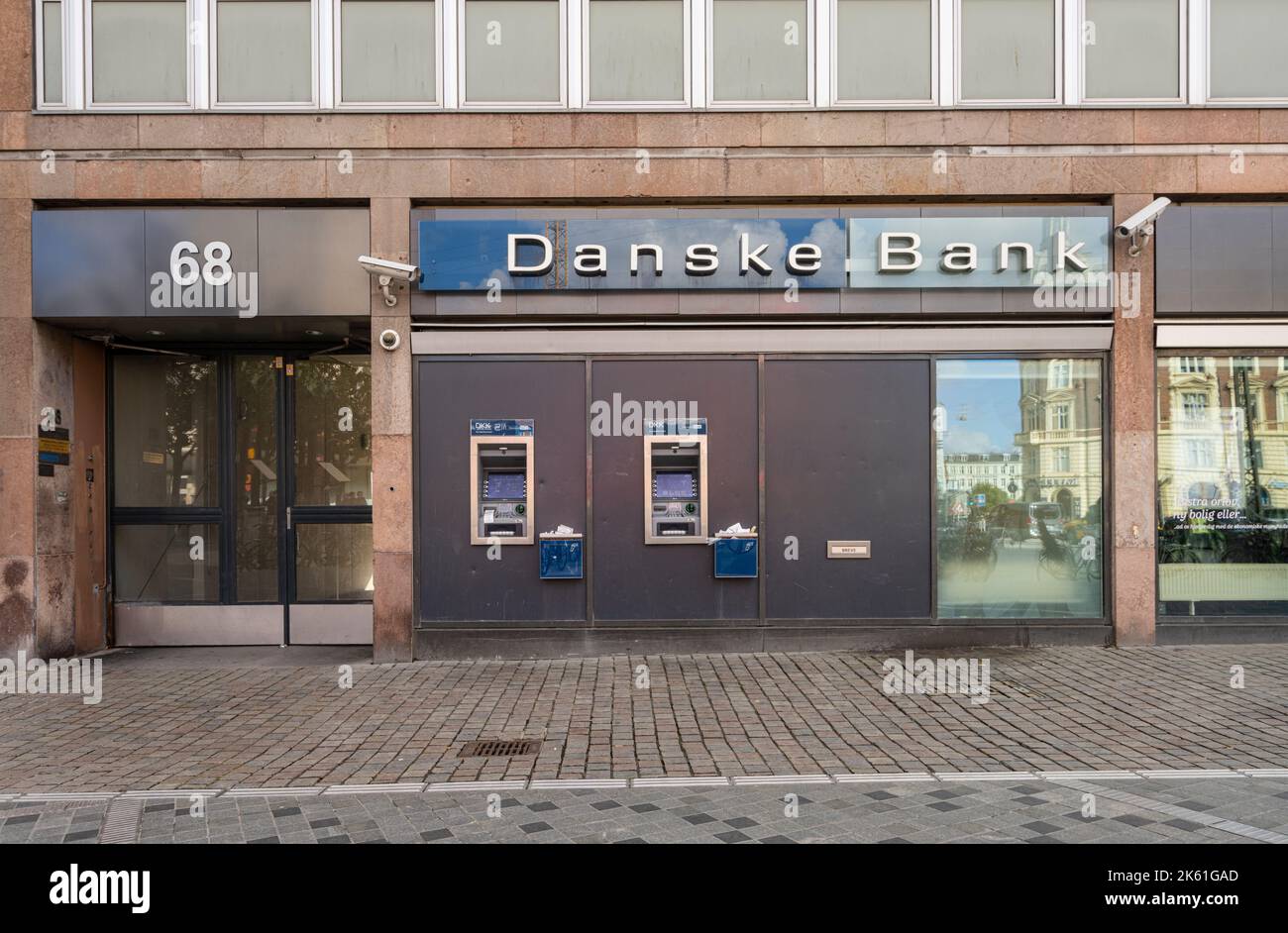 Kopenhagen, Dänemark. Oktober 2022. Geldautomaten vor der Filiale der Danske Bank im Stadtzentrum Stockfoto