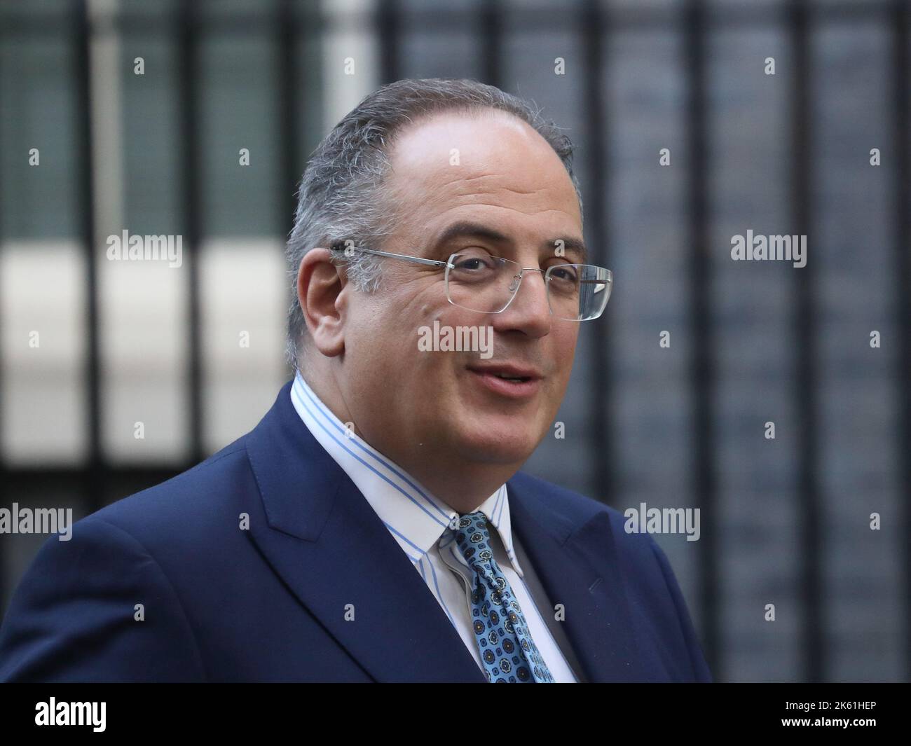 London, Großbritannien. 11. Oktober 2022. Generalanwalt Michael Ellis verlässt die Downing Street Nr. 10 nach der wöchentlichen Kabinettssitzung. Quelle: Uwe Deffner/Alamy Live News Stockfoto