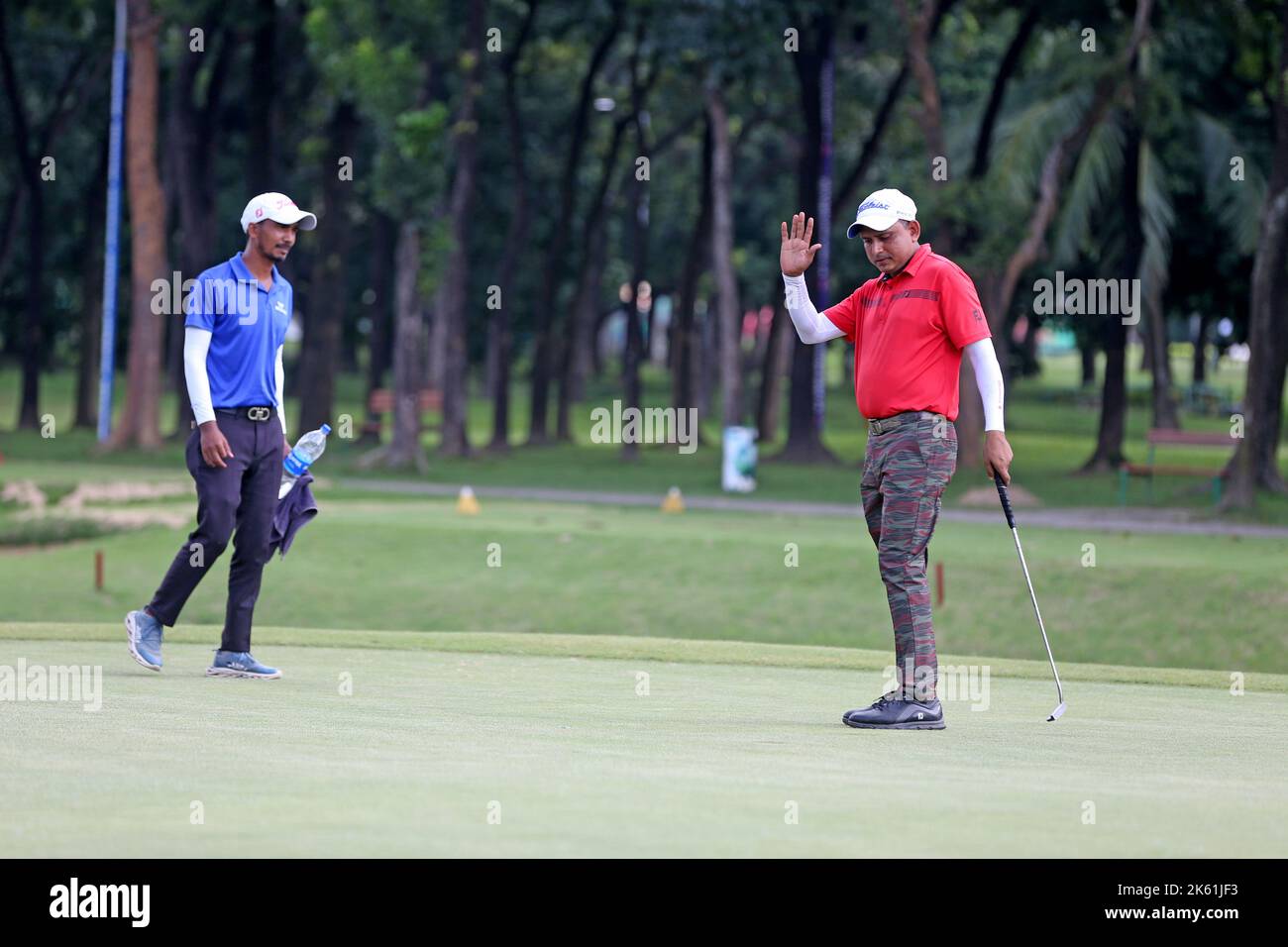 Der Profi-Golfer Dulal Hossain aus Bangladesch nimmt am Paragon Professional Golf Tournament 7. im Kurmitola Golf Club, Dhaka, Bangl, Teil Stockfoto