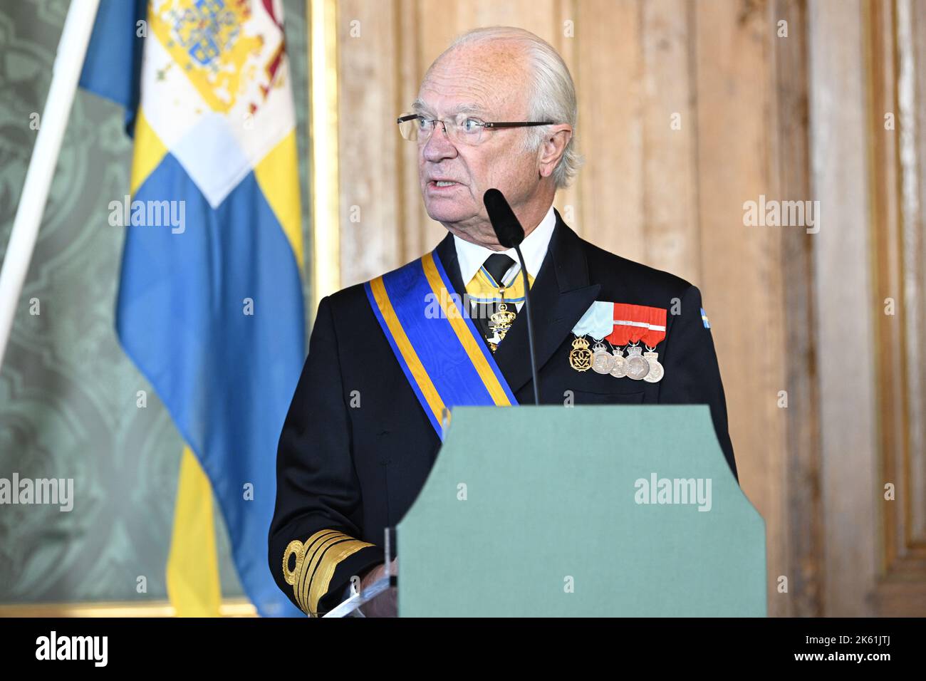 König Carl Gustaf gibt am 11. Oktober 2022 im Speisesaal von Königin Lovisa Ulrika, Stockholm, Schweden, eine Presseerklärung ab. Foto: Henrik Montgomery / TT / Code 10060 Stockfoto