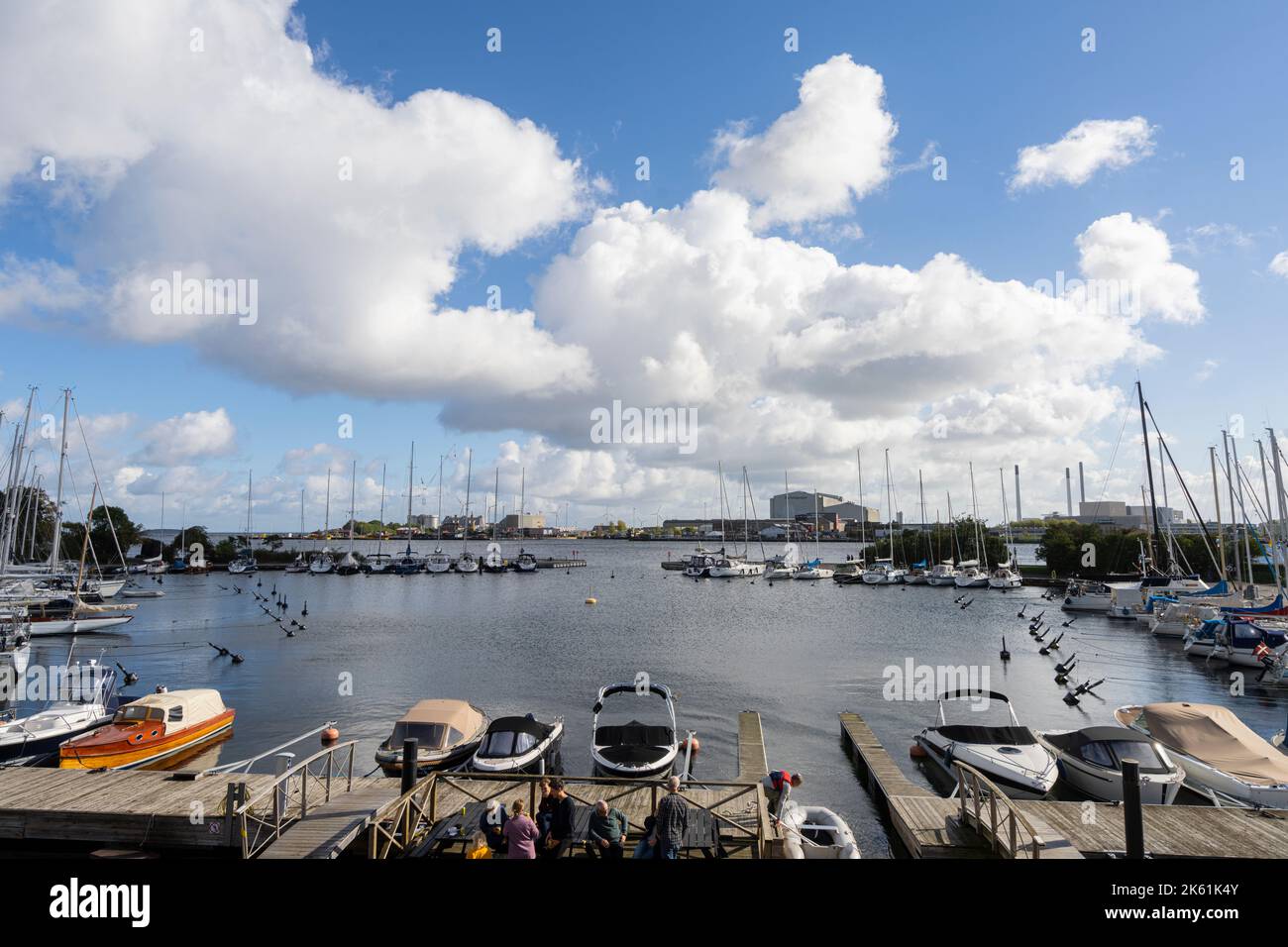 Kopenhagen, Dänemark. Oktober 2022. Blick auf die Langelinie Marina, eine kleine Marina in der Nähe des Stadtzentrums Stockfoto