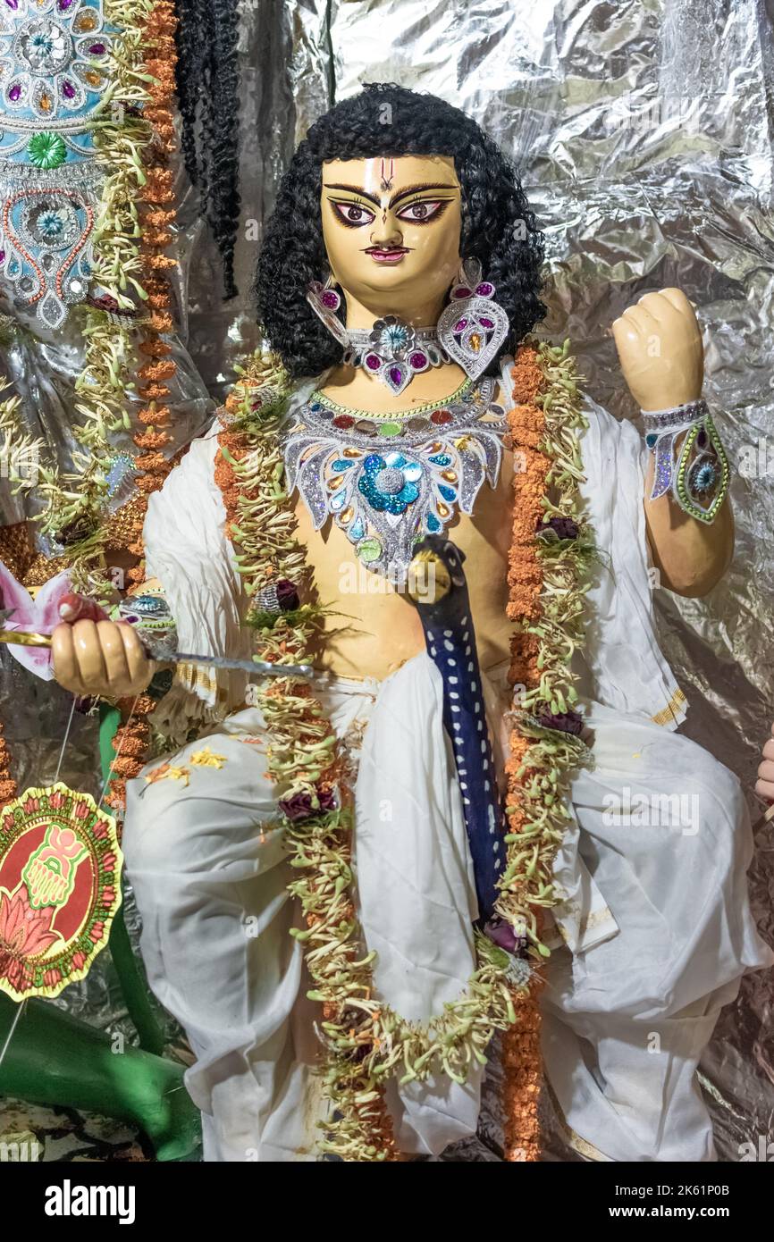 Bild von Durga Idol in einem Zamindar-Haus im Süden von 24 Parganas. Der etwa 350 Jahre alte Pujo ist in dieser Region sehr berühmt. Stockfoto