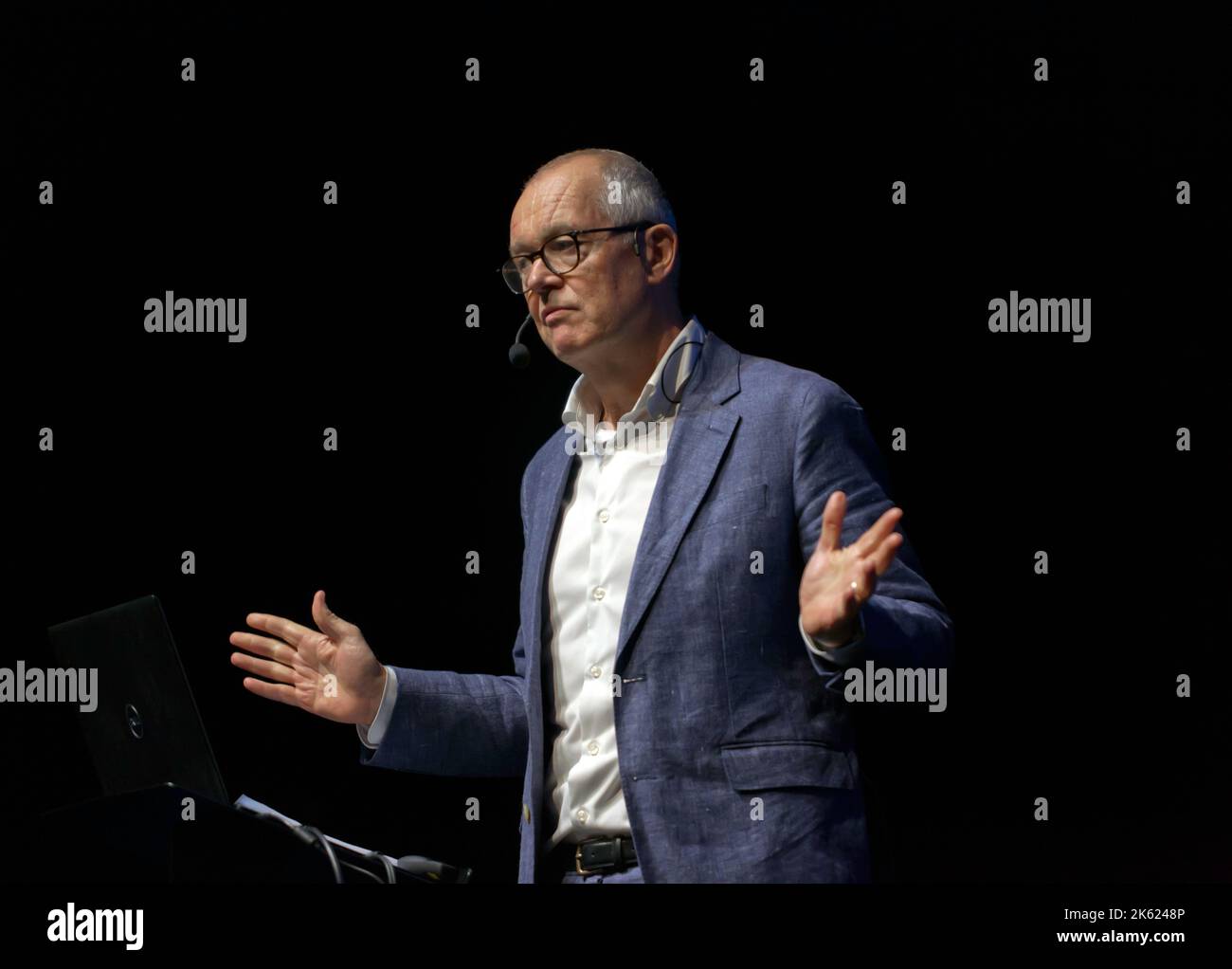 Sir Patrick Vallance diskutiert auf der New Scientist Live 2022, warum Wissenschaft in der Regierung wichtig ist Stockfoto