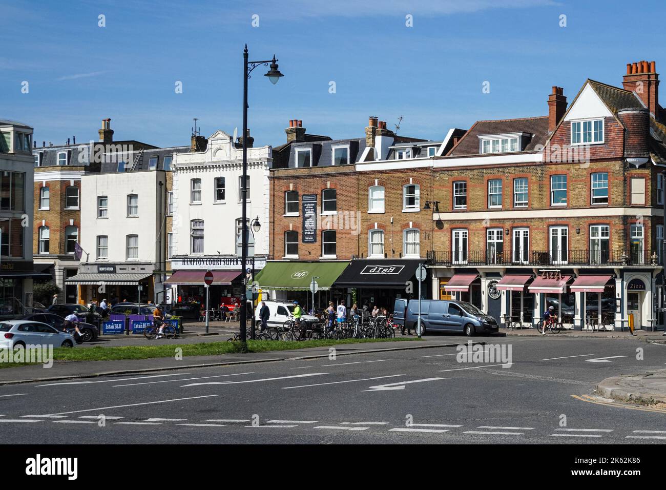 Bridge Road in East Molesey, Surrey, England, Vereinigtes Königreich Stockfoto