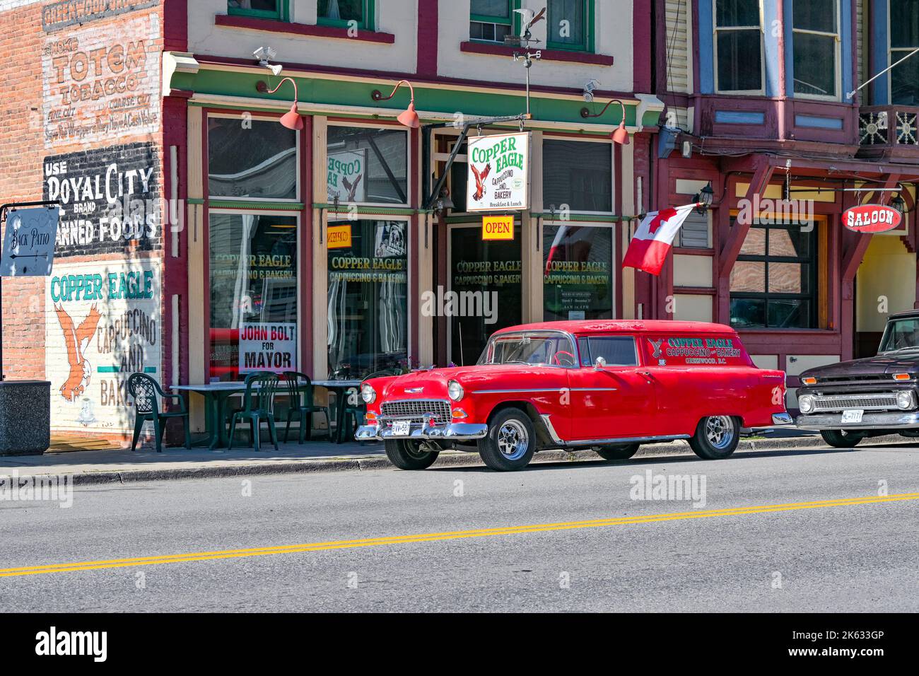 Alte 50er Jahre rote Chevrolet Auto, Main Street, Greenwood, Britisch-Kolumbien, Kanada Stockfoto