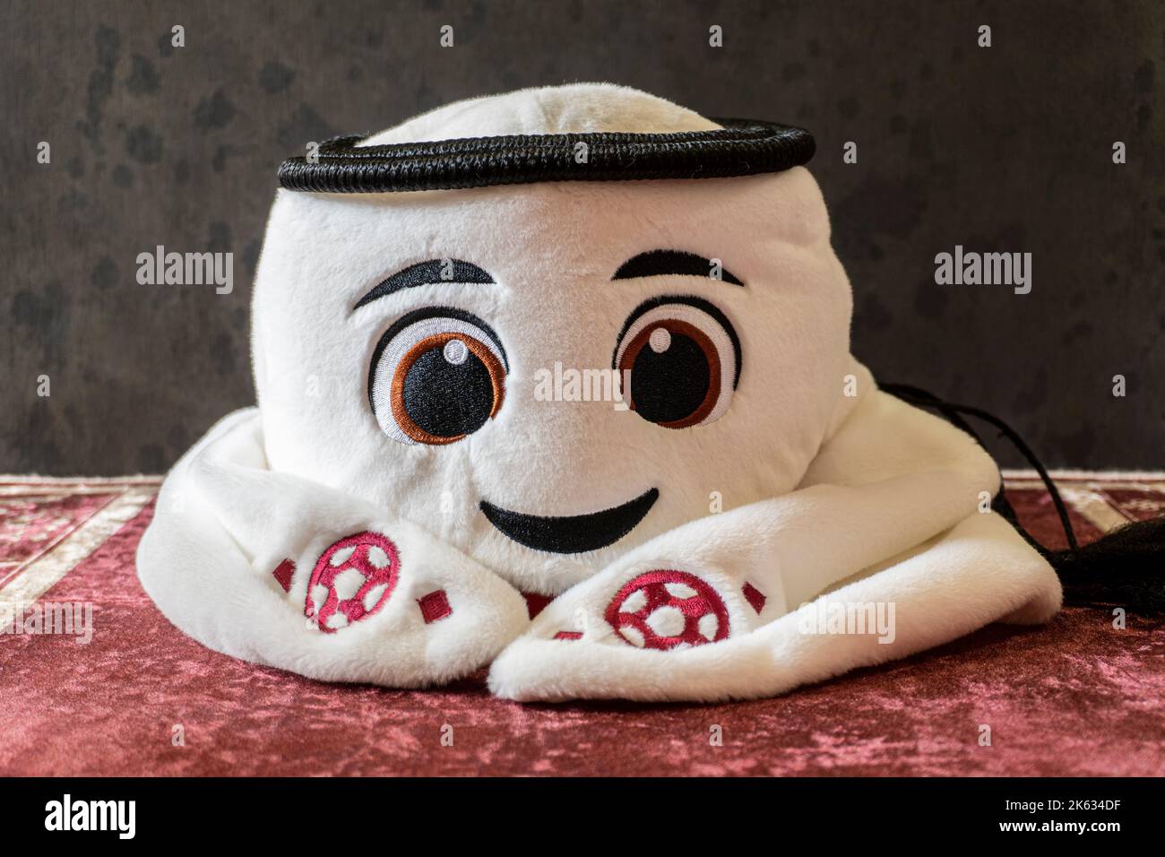 Der offizielle Maskottchen der FIFA Fußball-Weltmeisterschaft 2022 in Katar, La'eeb. La'eeb ist ein arabisches Wort, das „Super-qualifizierter Spieler“ bedeutet. Stockfoto