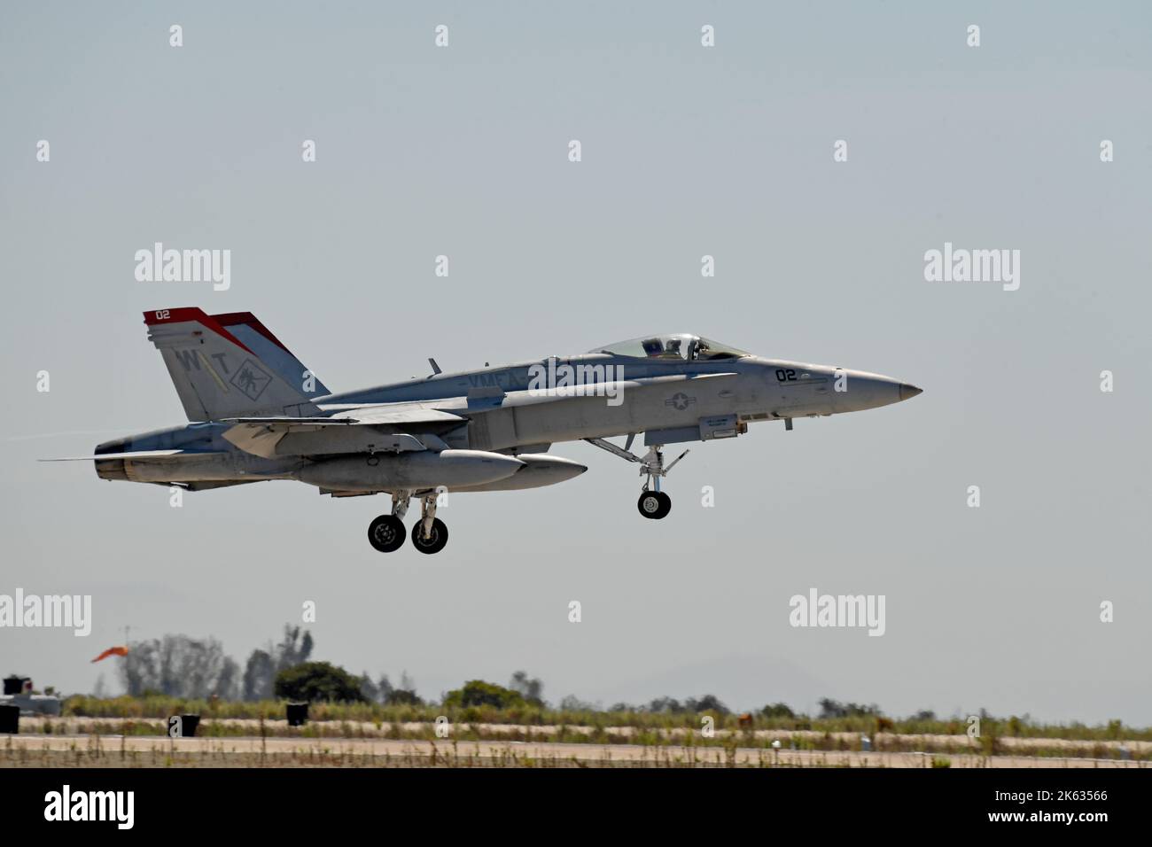 USMC F/A-18C beim Start von MCAS Miramar in San Diego, Kalifornien Stockfoto