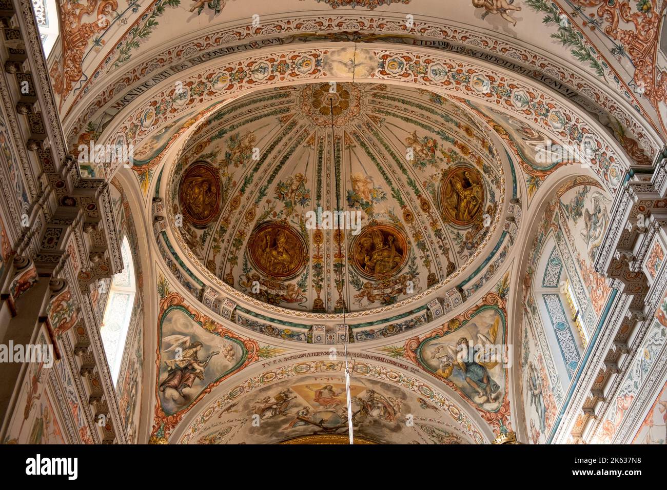 Sevilla, Spanien, barockes Innere des Hospital de los Venerables, Kapelle innen Stockfoto