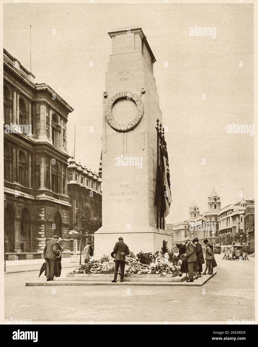 Zenotaph, Whitehall, errichtet 1920, ersetzt eine temporäre Nachbildung, die am Friedenstag, Juli 1919, enthüllt wurde. Stockfoto