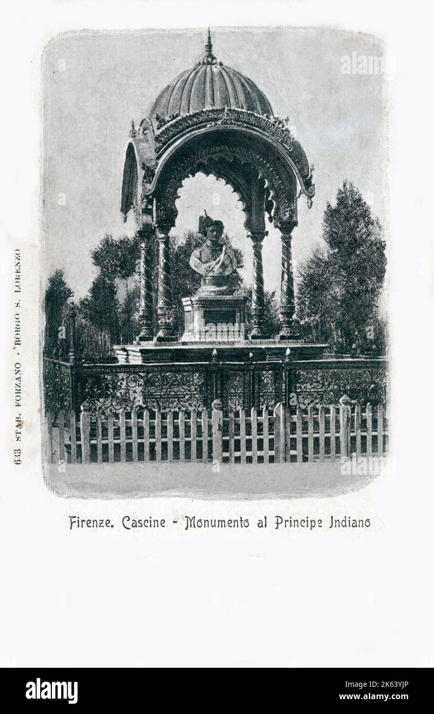 Florenz, Toskana, Italien - am östlichen Ende des Parco delle Cascine - Monumento all'Indiano (Denkmal für die Indianer), genauer gesagt das Denkmal des Maratha Maharajah von Kohlapur, Rajaram Chhatrapati Bildhauer Charles Francis Fuller II 2. Sekunde. Der Maharadscha starb im Alter von 20 Jahren in Florenz, als er von einem Besuch in London zurückkehrte, und wurde auf dem Ufer des Flusses Arno eingeäschert, was vom italienischen Ministerrat genehmigt wurde. Stockfoto
