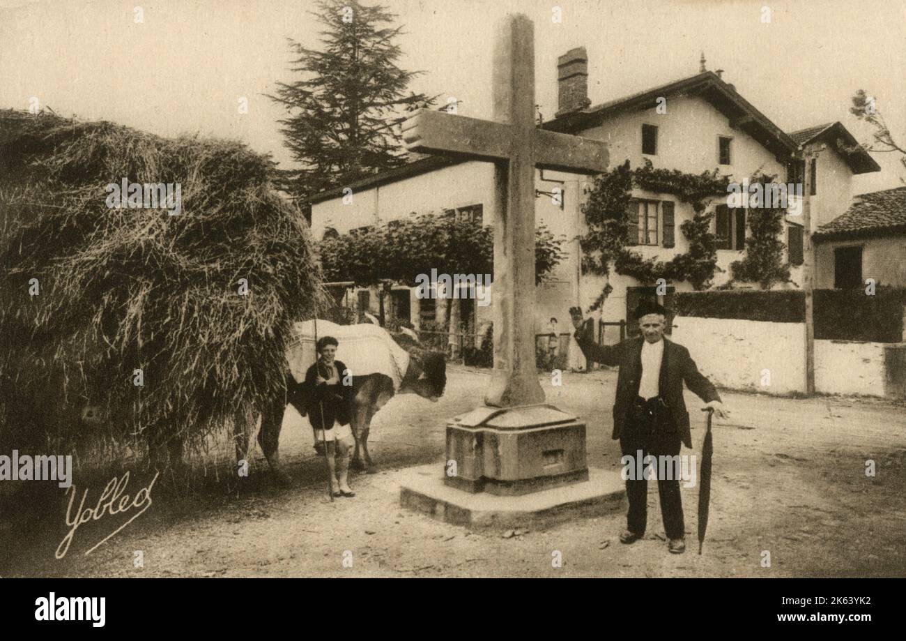 Abfahrt zur Messe im französischen Baskenland oder im Nordbaskenland - eine Region westlich des französischen Departements Pyrenäen-Atlantiques. Stockfoto