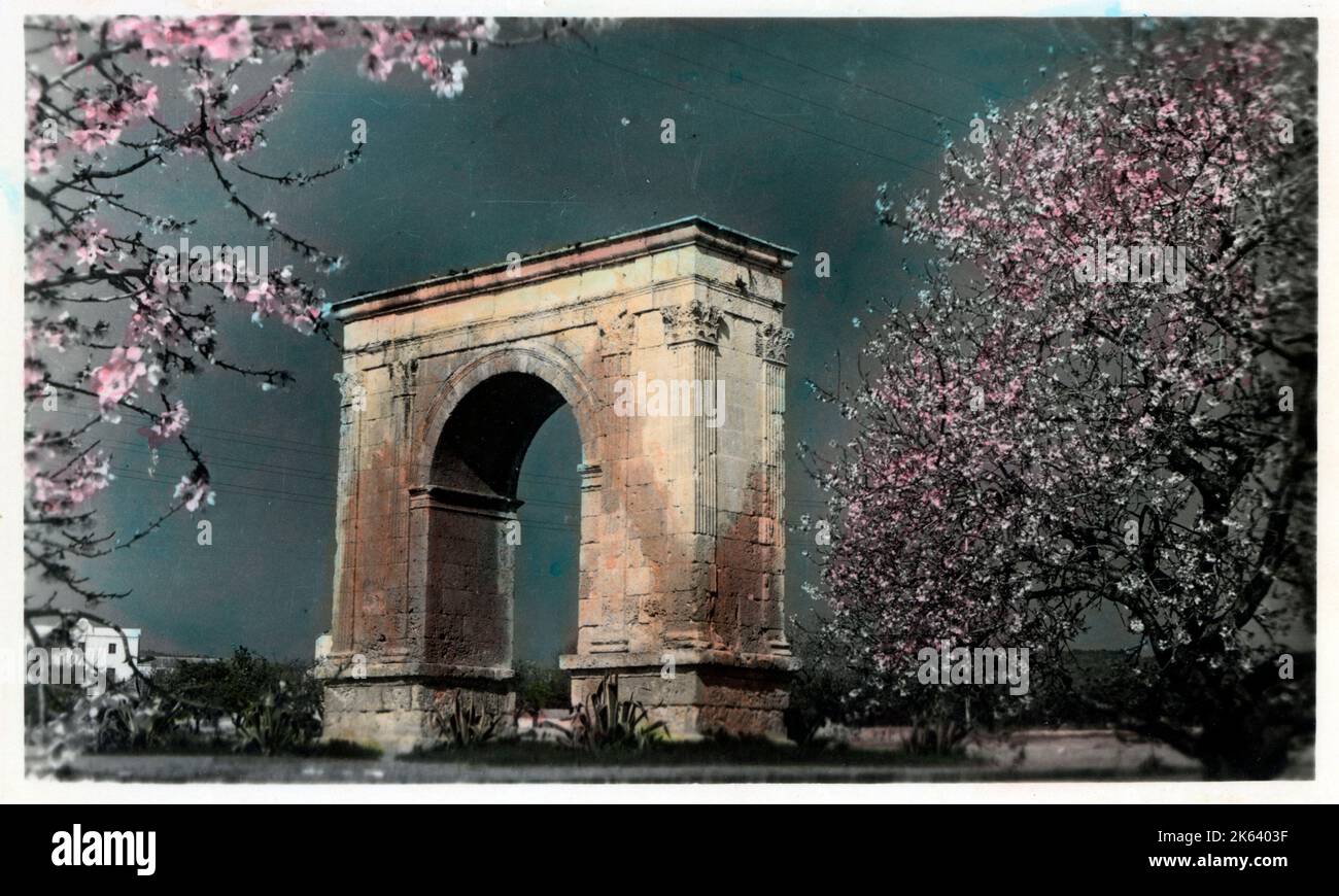 Tarragona, Katalonien, Spanien - Arco de Bara (Arc de Bera). Das Denkmal wurde nach dem Willen von Lucius Licinius Sura erbaut und um 13 v. Chr. unter Augustus errichtet. Stockfoto