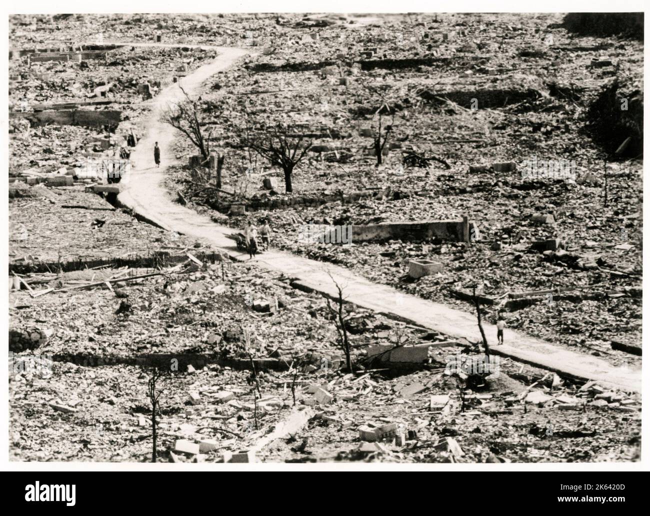 Stadtruinen nach Atomexplosion - Atombombe Japan, 2. Weltkrieg 1945 Stockfoto