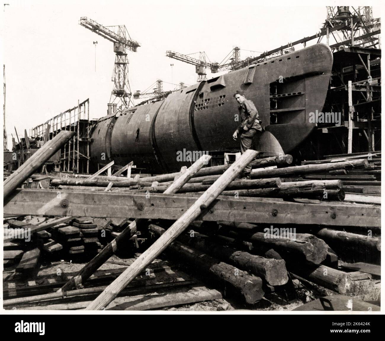 2. Weltkrieg - U-Boot auf der Deshimag Werft in Bremen Deutschland wurde die Werft vor kurzem von den Alliierten bombardiert. Stockfoto