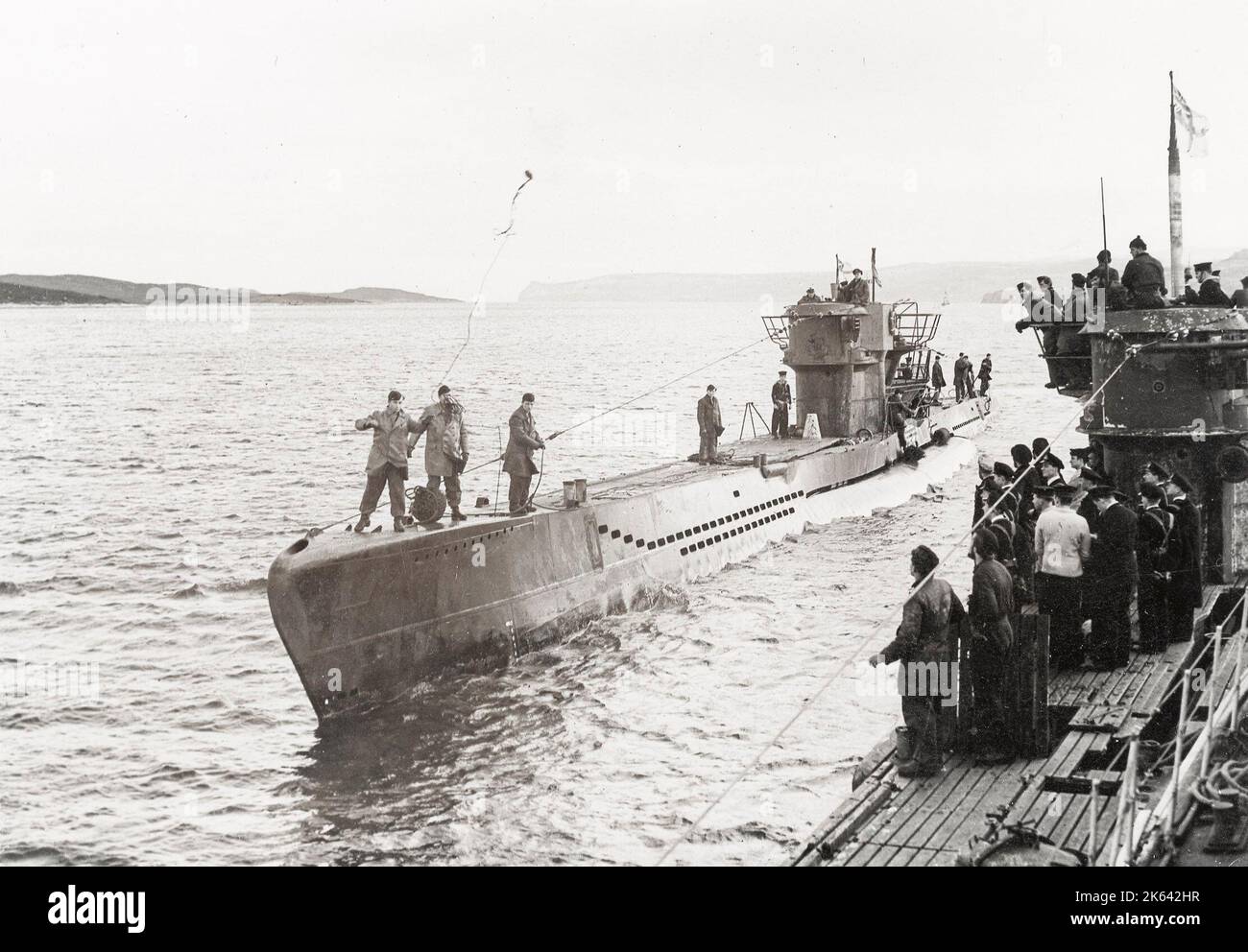 Vintage-Foto aus dem Zweiten Weltkrieg - deutsche Uboat Surrender Loch Eriboll, Schottland Stockfoto