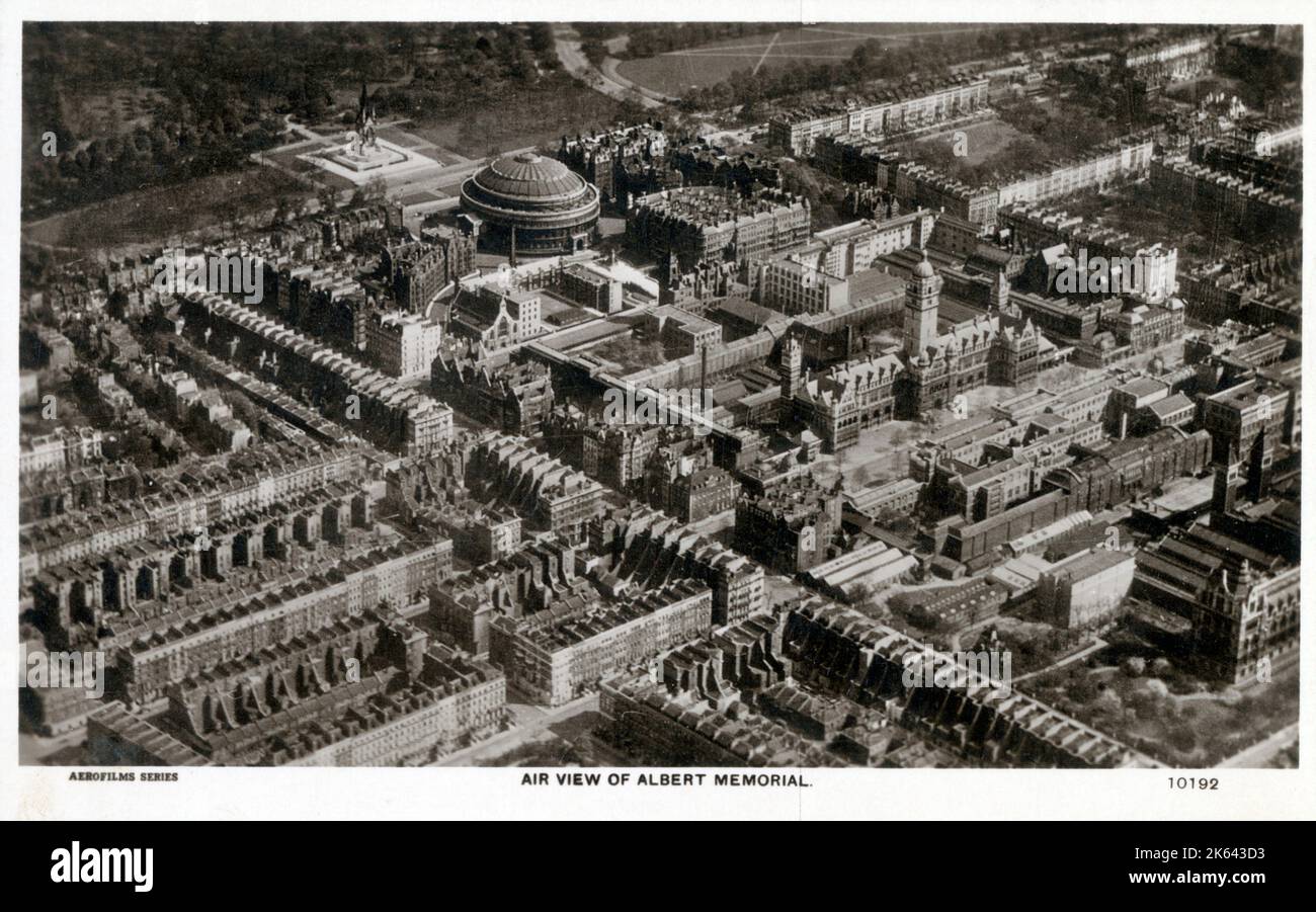 Luftaufnahme von South Kensington, einschließlich eines Teils des Natural History Museum (unten rechts), des Imperial College (Mitte), der Royal Albert Hall (oben links) und des Albert Memorial in Kensington Gardens (oben links). Stockfoto
