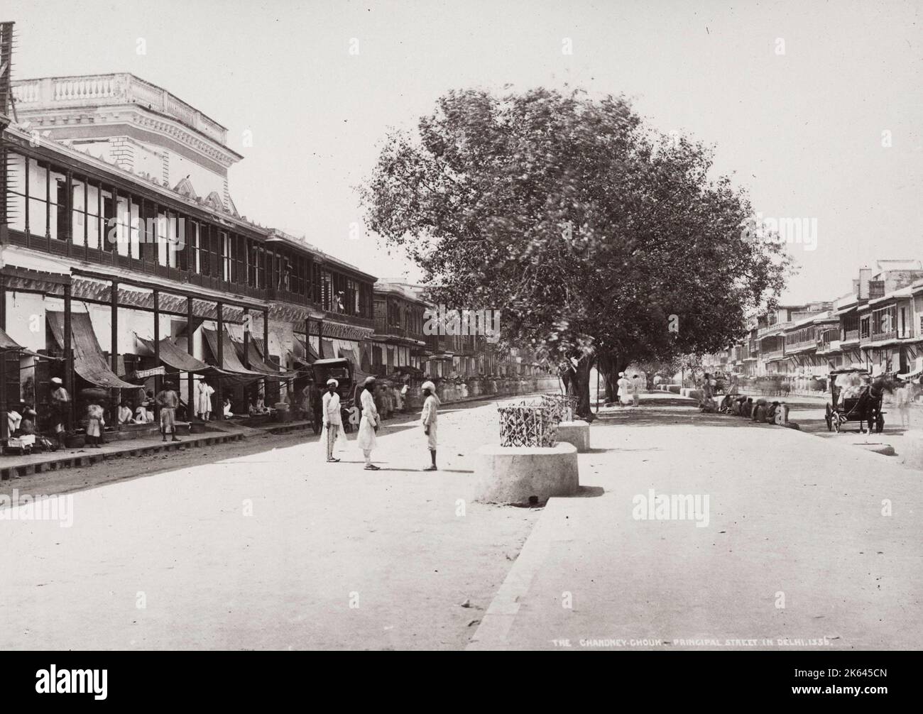 Vintage-Foto aus dem 19.. Jahrhundert: Chandni Chowk, heute ein geschäftiges Einkaufsviertel in der Stadt Delhi, Indien. Stockfoto