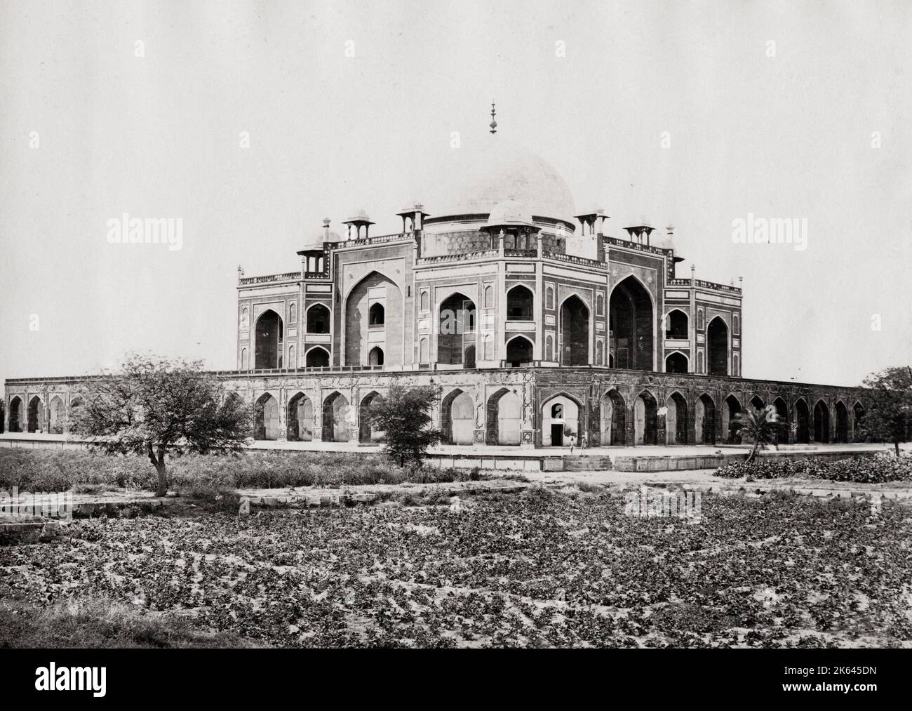 19. Jahrhundert Vintage-Foto: Humayuns Grab ist das Grab des Moghul-Kaiser Humayun in Delhi, Indien. Samuel Bourne Foto. Stockfoto