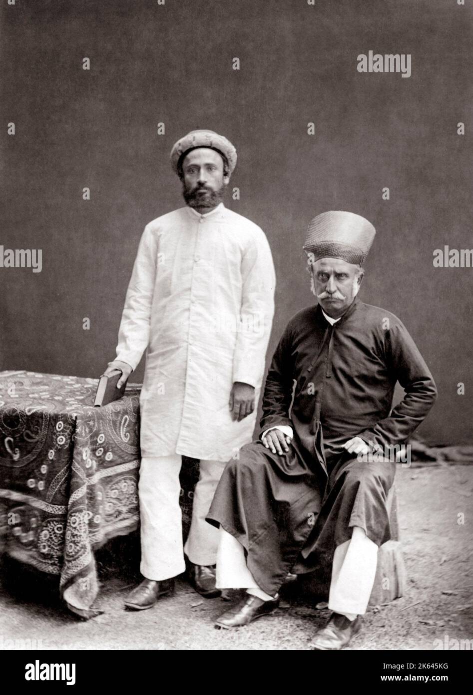 C. 1870 Indien - zwei Parsi Männer. Francis Frith Universal Serie Stockfoto