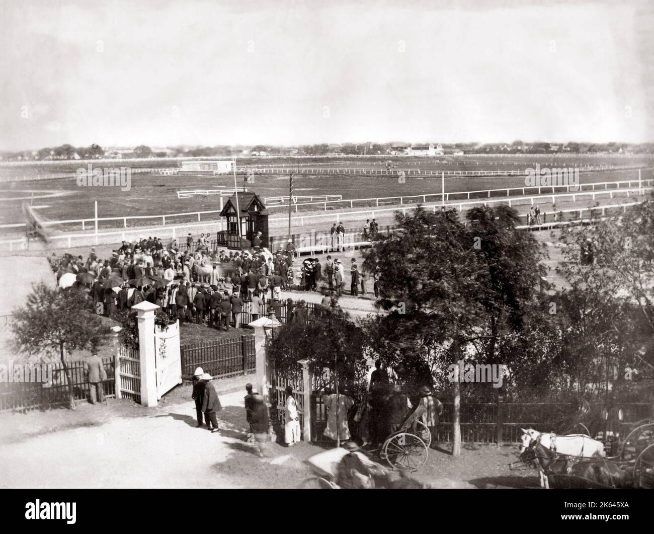 C 1880 s China - Shanghai Pferderennen Pferderennbahn Stockfoto