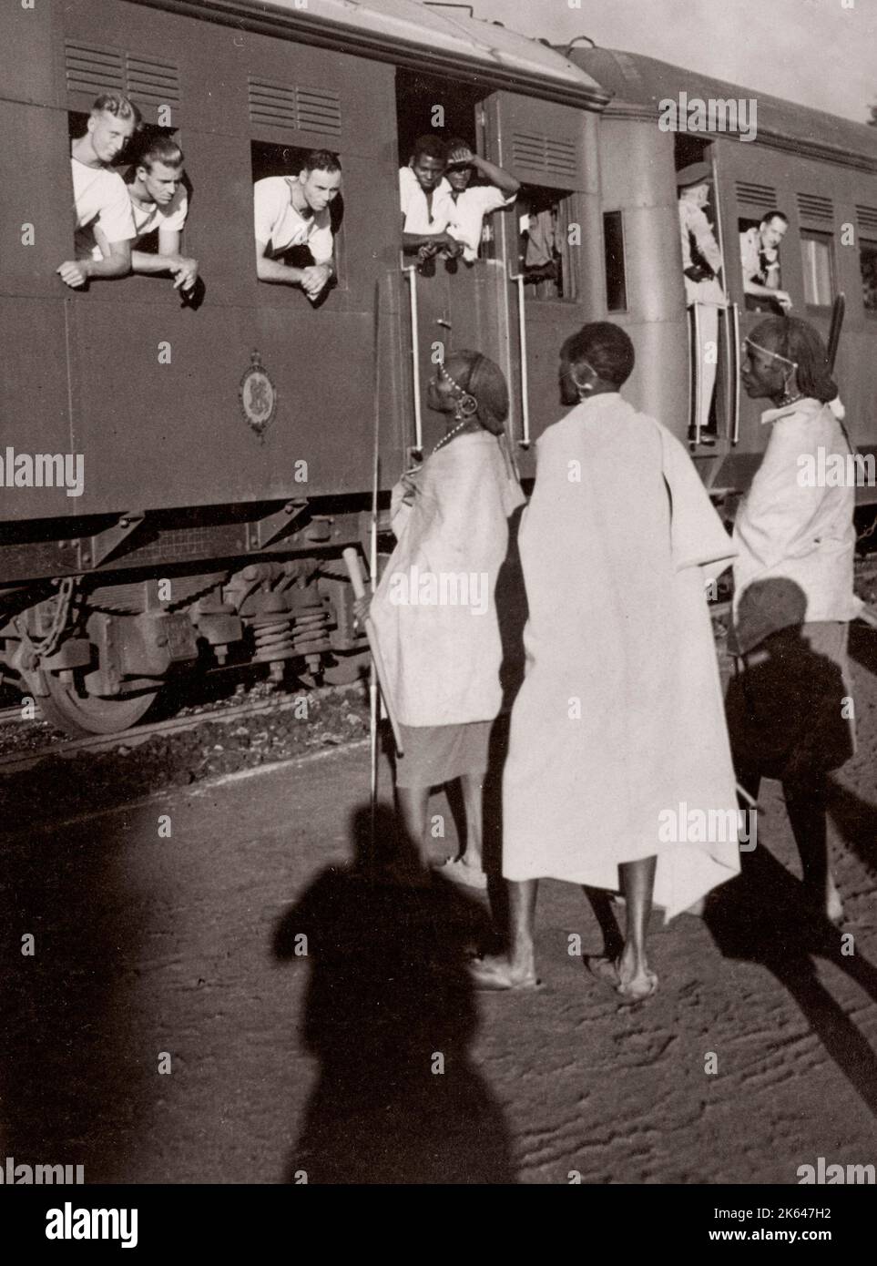 1940s Ostafrika - Bahnhof in Kenia Foto von einem britischen Rekrutierungsbeamten, der während des Zweiten Weltkriegs in Ostafrika und im Nahen Osten stationiert war Stockfoto