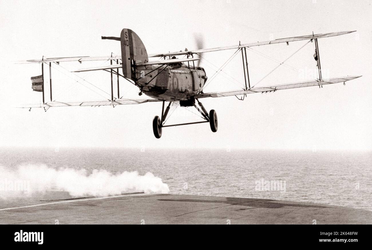 Prinz von Wales in Fairey Doppeldecker, HMS Glorious, 1930 Stockfoto