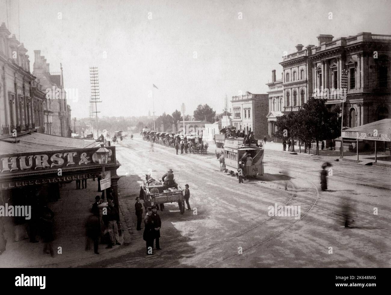 C 1880 s Australien, Straßenszene in Adelaide mit Straßenbahnen und hackney Kutschen Stockfoto