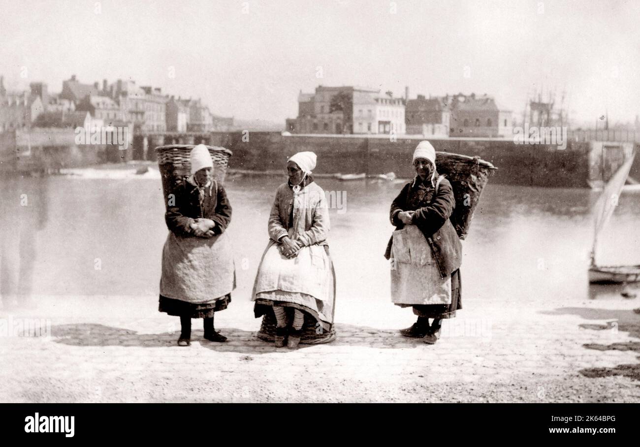 C 1880 s - Frankreich Französische fischerfrauen in Dieppe Hafen Stockfoto