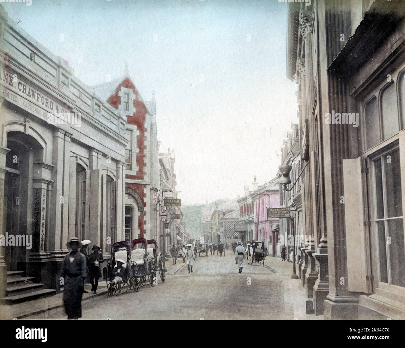 Spätes 19th Jahrhundert Vintage-Foto: Straße in der ausländischen Siedlung, Yokohama, Japan. Stockfoto