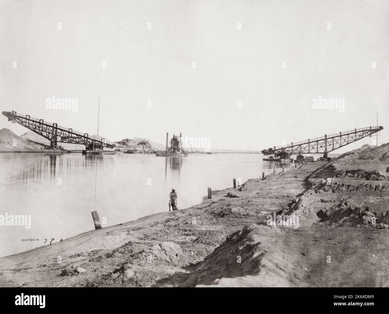 Vintage-Foto des 19. Jahrhunderts: Dampfbagger auf dem Suezkanal, um 1890. Stockfoto