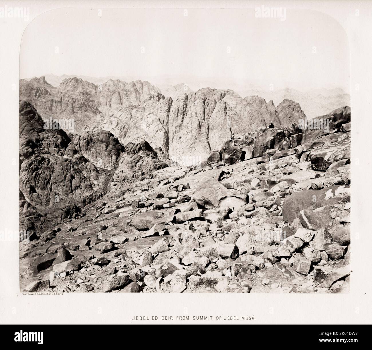 Vintage 19. Jahrhundert Foto: Sergeant James McDonald (aktiv 1865-9). Ordnance Übersicht der Halbinsel Sinai durch die Royal Engineers - : Jebel ed Deir vom Gipfel des Jebel Musa. Stockfoto