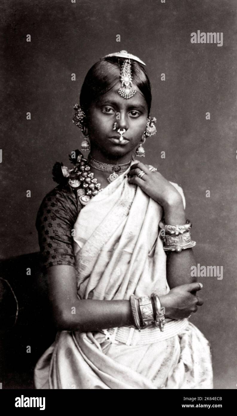 C. 1880 Ceylon Sri Lanka tamilische Mädchen mit Nase Ringe und kunstvollen Schmuck Stockfoto