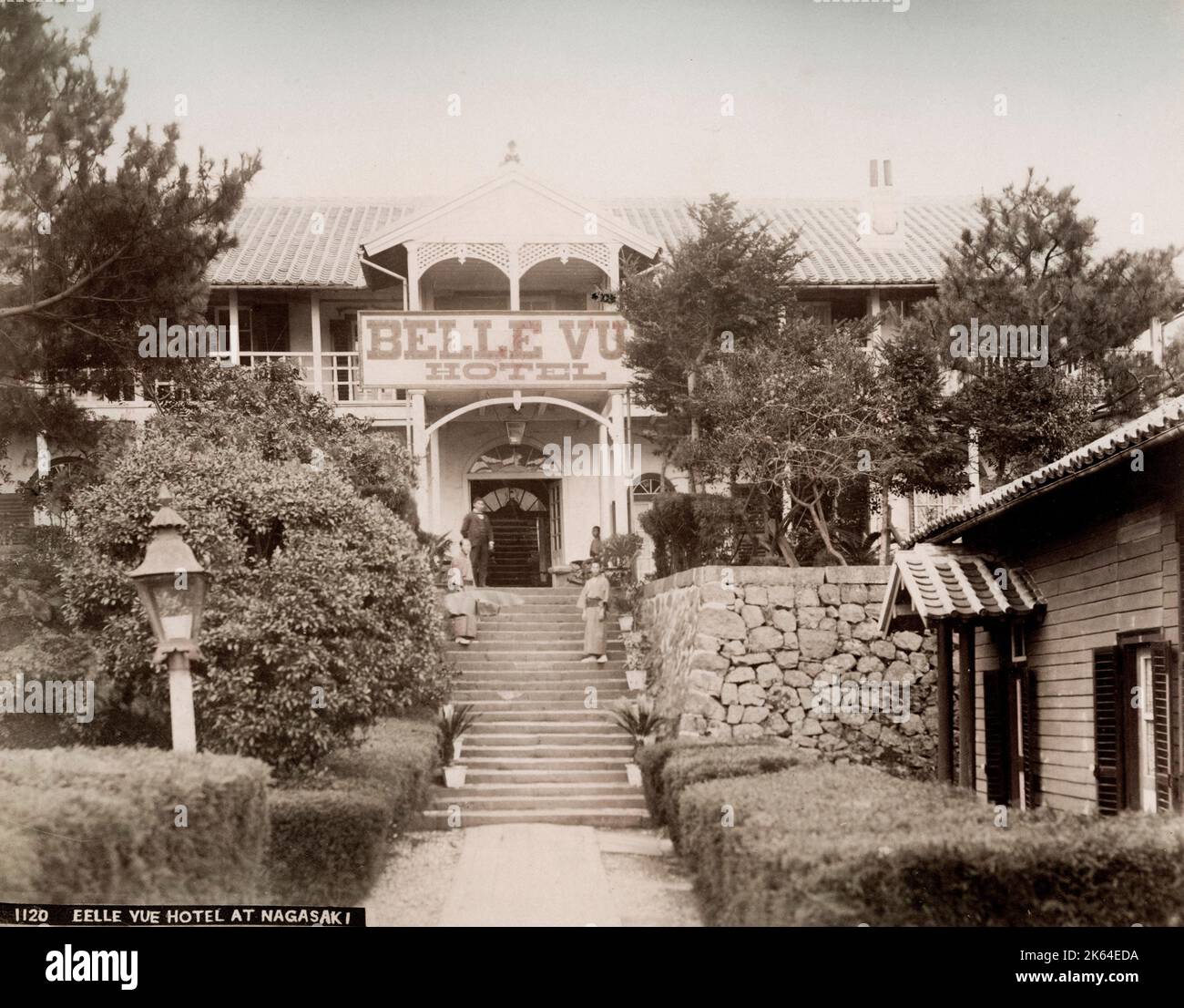 Vintage-Foto des 19. Jahrhunderts: Belle Vue Hotel in Nagasaki, Japan, um 1890 Stockfoto