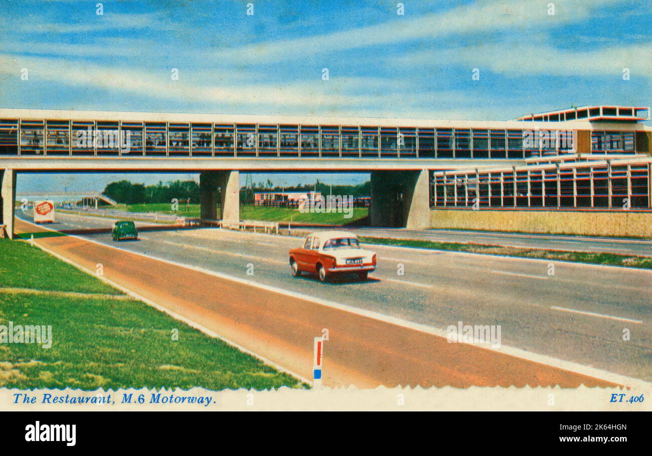 Charnock Richard Services (Fortes) - eine Autobahnwartungsstation zwischen den Abfahrten 27 und 28 der M6 in England, die 1963 eröffnet wurde. Bilder hier kurz nach dem Öffnen. Stockfoto