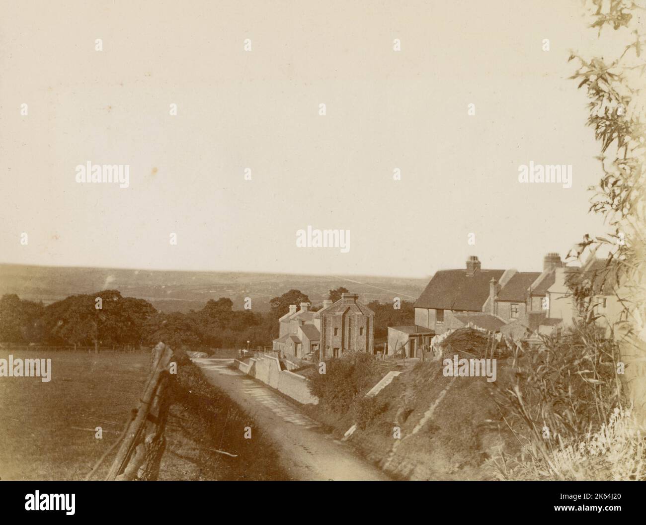 Häuser in einer halb ländlichen Gegend, möglicherweise in Oxfordshire Datum: Ca. 1890 Stockfoto