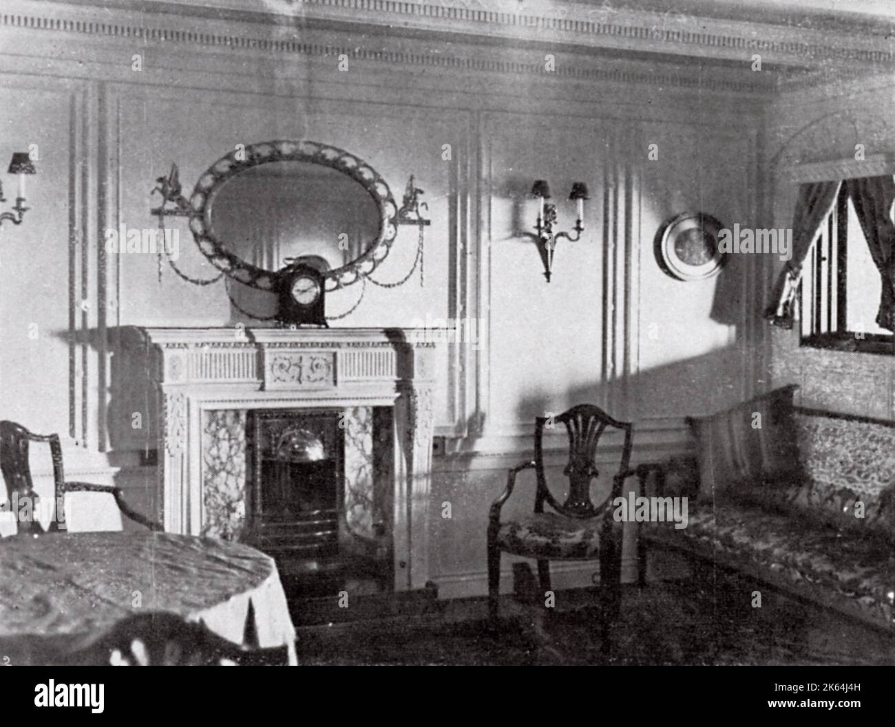 Wohnzimmer von der Titanic.Diese Art von Wohnzimmer mit einem Empire-Stil Salon Suite Schlafzimmer verbunden, die die teuerste Unterkunft auf dem Schiff war. Datum: 1912 Stockfoto