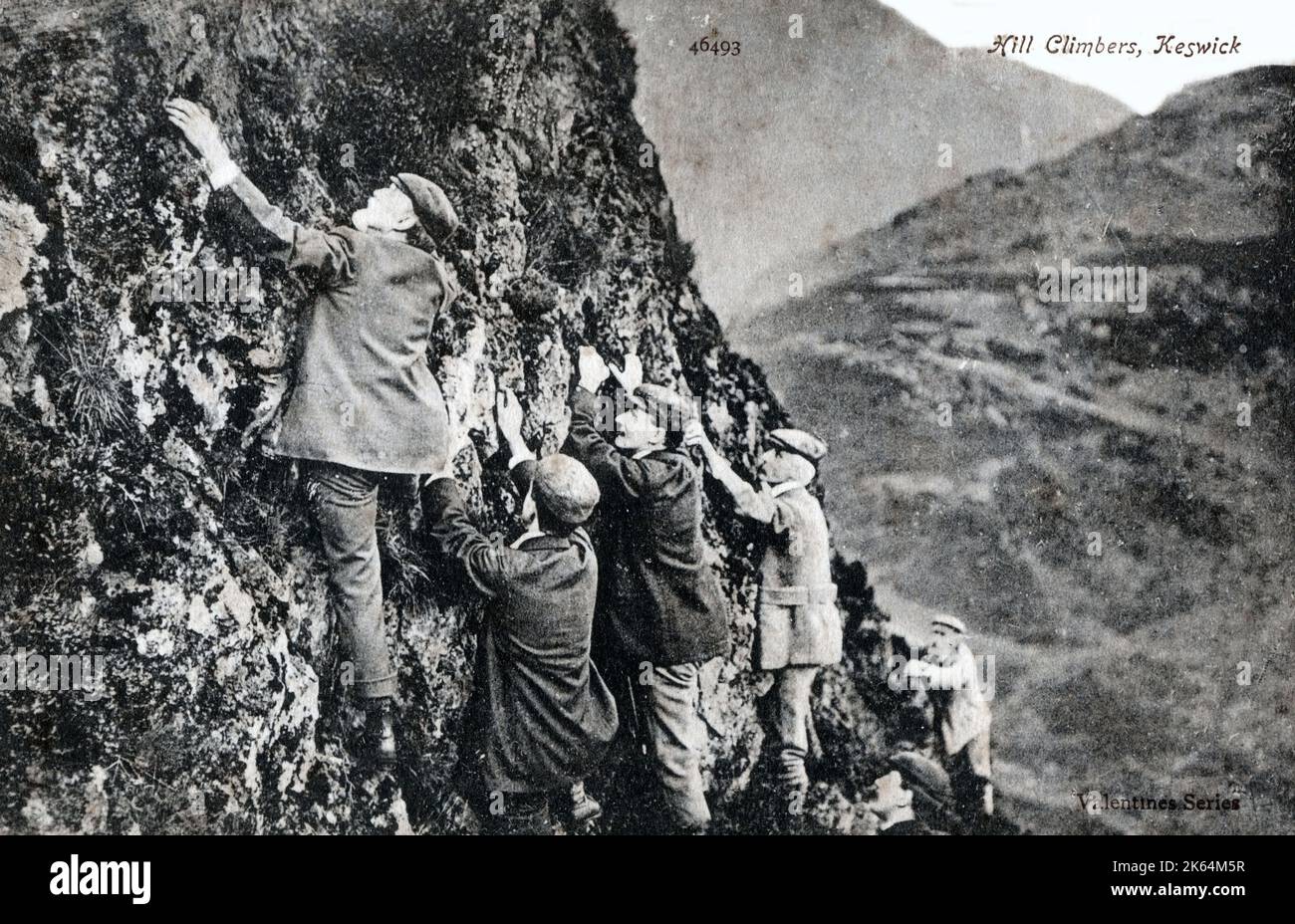 Bergsteiger (Abraham Brothers – George und Ashley), Kletterer in der Nähe von Keswick, Lake District, Cumbria, England. Sie machten eine fotografische Aufzeichnung der Heldentaten vieler Kletterpioniere, insbesondere von Owen Glynne Jones, mit denen sie eine enge Kletterpartnerschaft von 1896 bis zu seinem Tod 1899 bildeten. Der Großteil ihrer Arbeit wurde zwischen 1890 und 1920 geleistet und ist ein wertvoller Beleg für die Entwicklung des frühen Felskletterns im English Lake District. Stockfoto