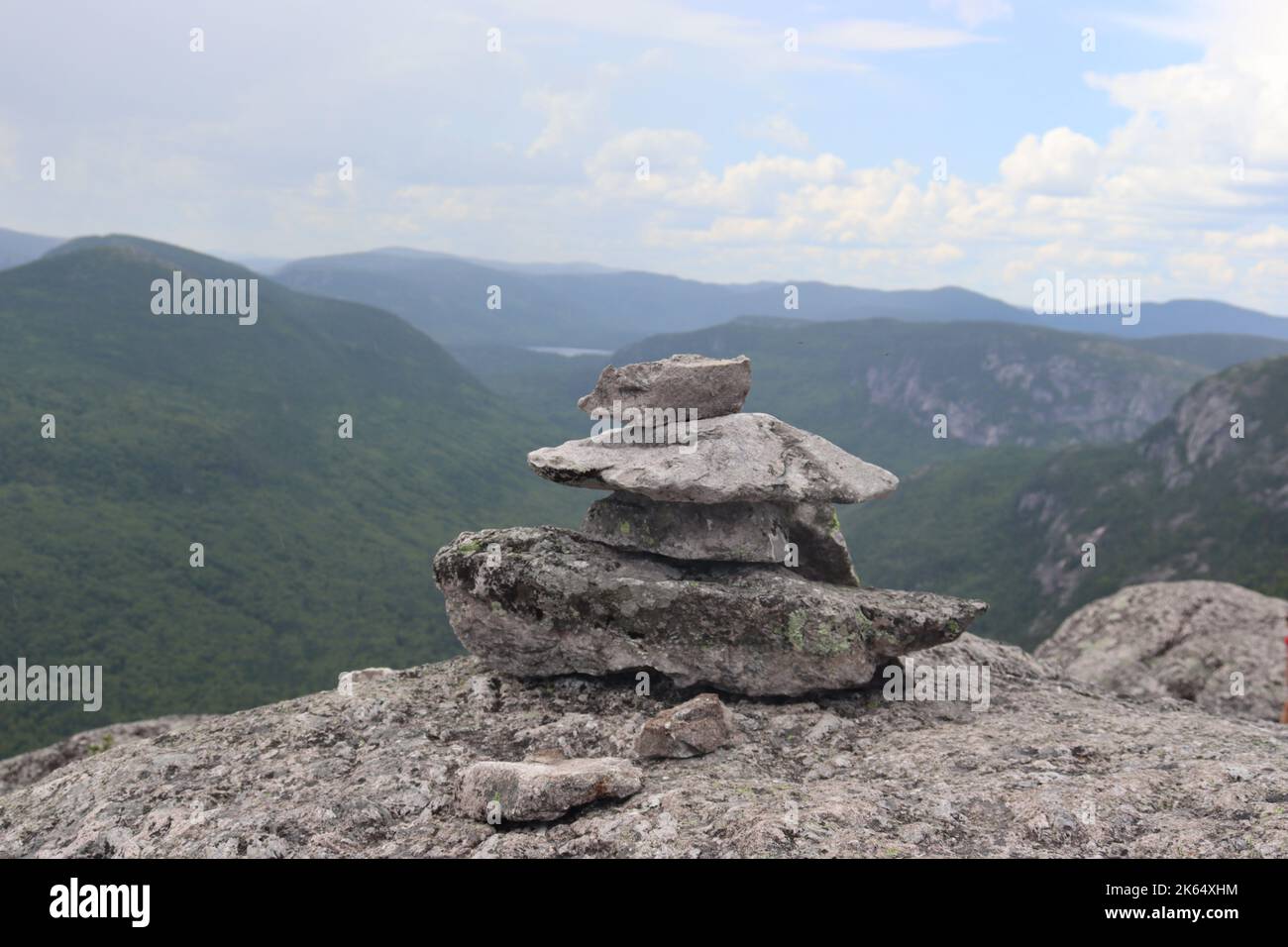 Inuksuk auf einem Berg, Stockfoto Stockfoto