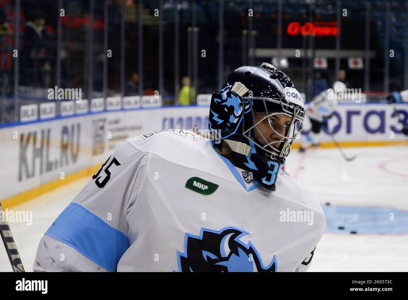 Sankt Petersburg, Russland. 11. Oktober 2022. Dinamo Hockey Club Spieler, Alexey Kolosov (No.35) in Aktion gesehen während der Kontinental Hockey League, reguläre Saison KHL 2022 - 2023 zwischen SKA Sankt Petersburg und Dinamo Minsk im Ice Sports Palace. (Endergebnis; SKA Saint Petersburg 3:2 Dinamo Minsk) Credit: SOPA Images Limited/Alamy Live News Stockfoto