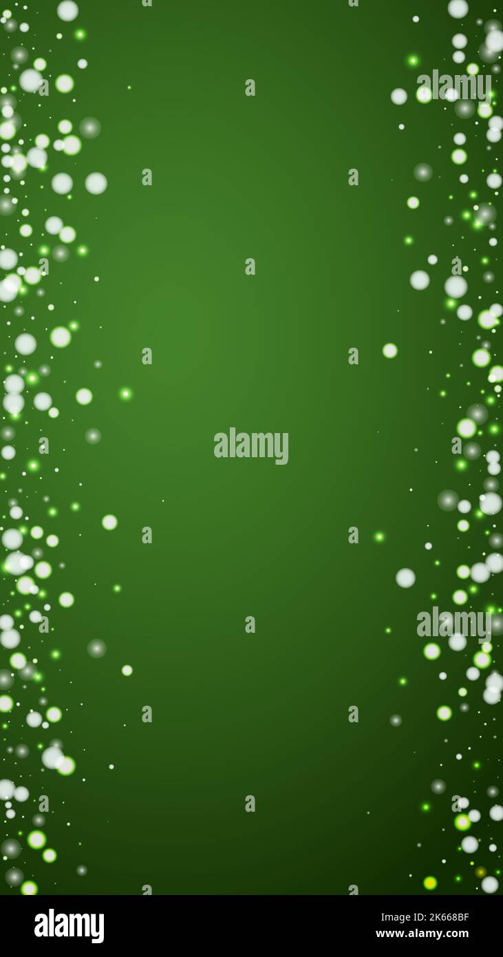 Schneefall Overlay weihnachten Hintergrund. Subtile fliegende Schneeflocken und Sterne auf weihnachtlichem grünem Hintergrund. Festlicher Schneefall-Overlay. Vertikaler Vektor il Stock Vektor