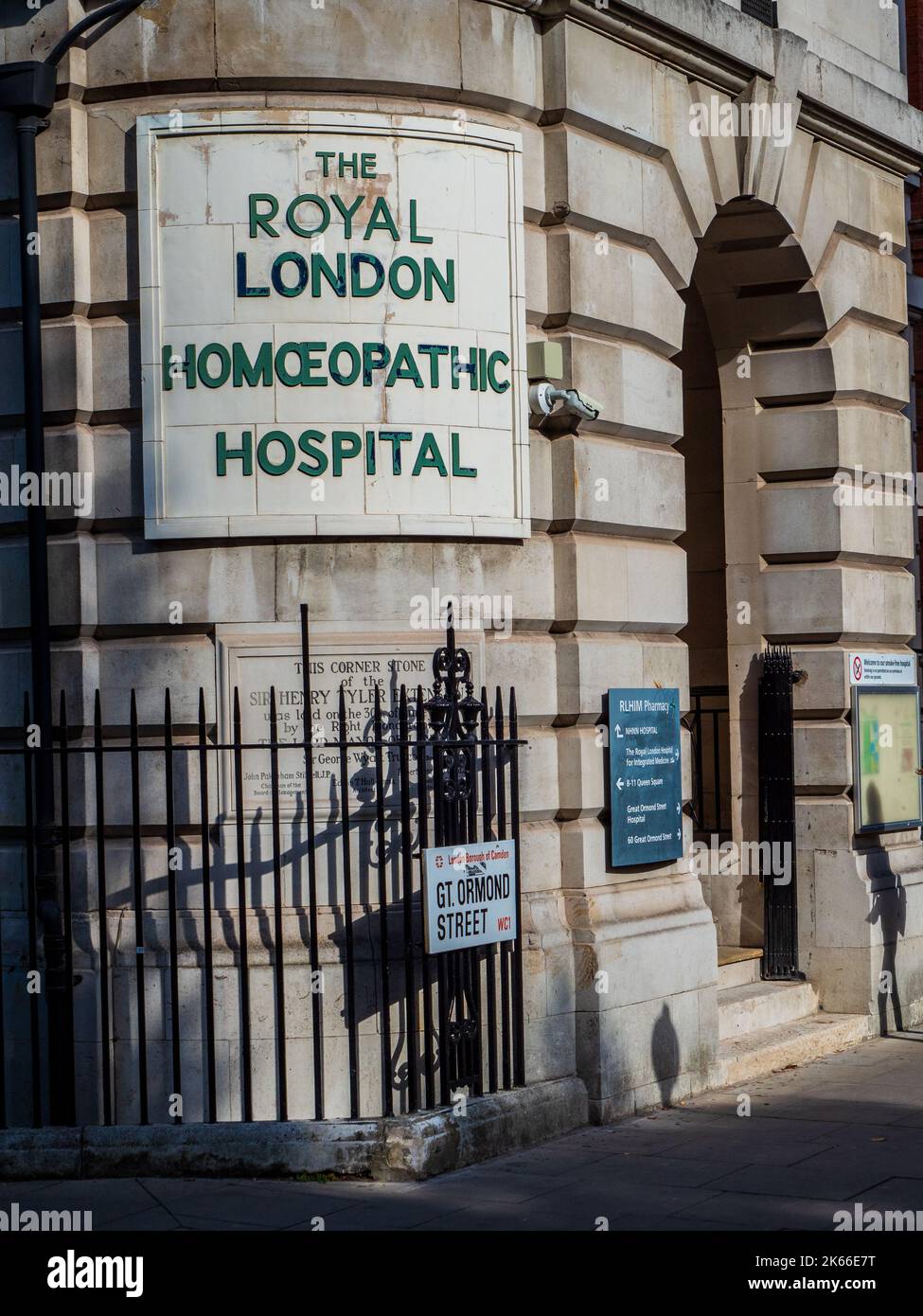 Royal London Hospital for Integrated Medicine (RLHIM), ehemals bekannt als Royal London Homeopathic Hospital 60 Great Ormond St London Stockfoto