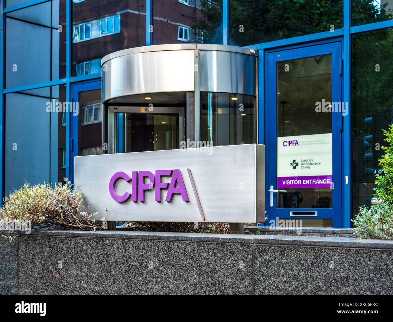 CIPFA - Chartered Institute of Public Finance and Accountancy - CIPFA-Hauptsitz in 77 Mansell St. London. CIPFA-Hauptsitz in London. Stockfoto